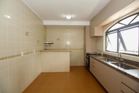 Casa à venda com 320m², 3 quartos e 4 vagasCozinha