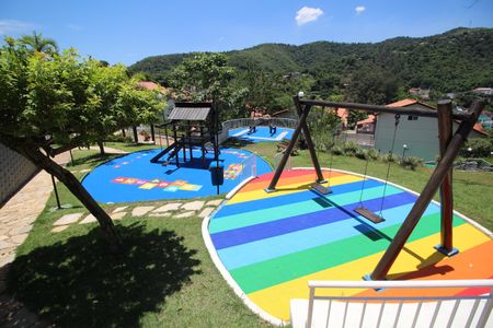 Casa de condomínio à venda com 146m², 4 quartos e 2 vagasPlayground