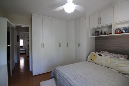 Casa de condomínio à venda com 146m², 4 quartos e 2 vagasSuíte