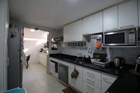 Casa de condomínio à venda com 146m², 4 quartos e 2 vagasCozinha