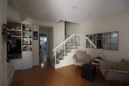 Casa de condomínio à venda com 146m², 4 quartos e 2 vagasSala