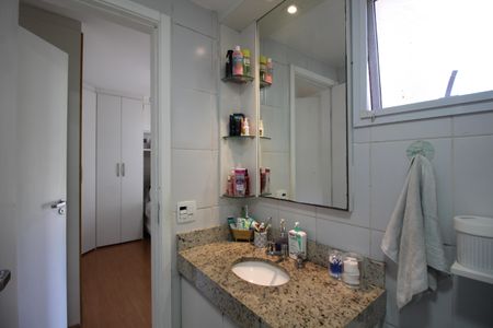 Casa de condomínio à venda com 146m², 4 quartos e 2 vagasBanheiro Suíte 