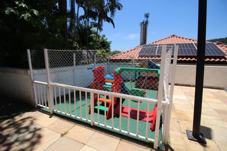 Casa de condomínio à venda com 146m², 4 quartos e 2 vagasPlayground