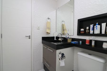 Apartamento à venda com 137m², 2 quartos e 2 vagasBanheiro da Suíte