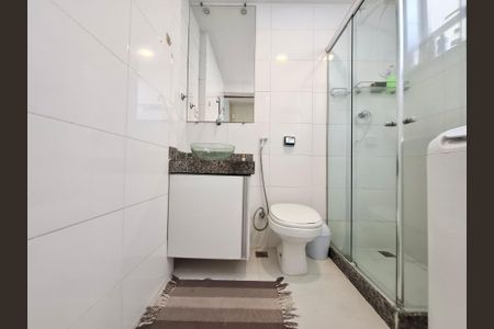 Banheiro de apartamento à venda com 1 quarto, 38m² em Lapa, Rio de Janeiro