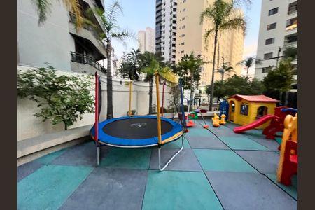Apartamento à venda com 80m², 3 quartos e 2 vagasÁrea comum - Playground
