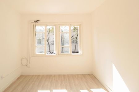 Quarto  de apartamento para alugar com 1 quarto, 55m² em Independência, Porto Alegre