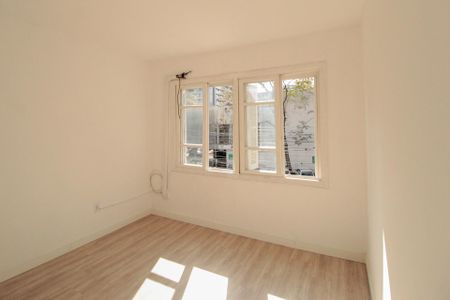 Quarto  de apartamento para alugar com 1 quarto, 55m² em Independência, Porto Alegre
