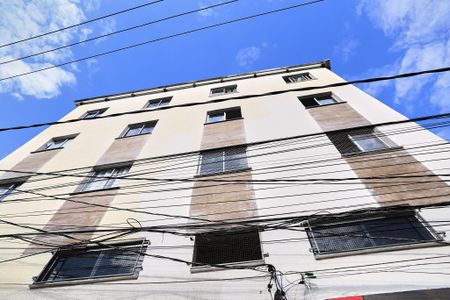Apartamento para alugar com 55m², 2 quartos e sem vagaFachada