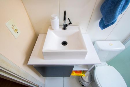 Banheiro de apartamento para alugar com 1 quarto, 42m² em Parque Sao Vicente, Santo André