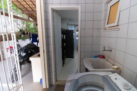 Casa de condomínio à venda com 160m², 3 quartos e 1 vaga Casa de condomínio à venda com 160m², 3 quartos e 1 vagaÁrea de Serviço