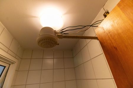 Casa de condomínio à venda com 160m², 3 quartos e 1 vaga Casa de condomínio à venda com 160m², 3 quartos e 1 vagaChuveiro