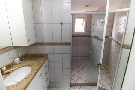 Casa de condomínio à venda com 160m², 3 quartos e 1 vaga Casa de condomínio à venda com 160m², 3 quartos e 1 vagaBanheiro da Suíte
