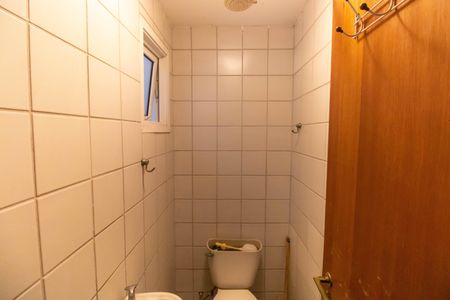 Casa de condomínio à venda com 160m², 3 quartos e 1 vaga Casa de condomínio à venda com 160m², 3 quartos e 1 vagaBanheiro de serviço