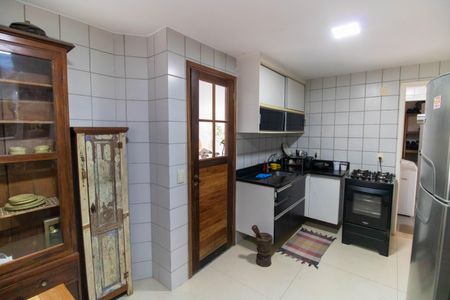 Casa de condomínio à venda com 160m², 3 quartos e 1 vaga Casa de condomínio à venda com 160m², 3 quartos e 1 vagaCozinha