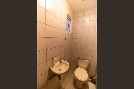 Casa de condomínio à venda com 160m², 3 quartos e 1 vaga Casa de condomínio à venda com 160m², 3 quartos e 1 vagaBanheiro de serviço