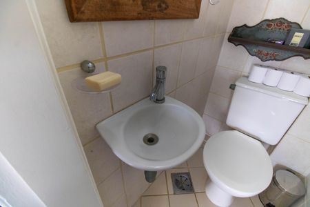 Casa de condomínio à venda com 160m², 3 quartos e 1 vaga Casa de condomínio à venda com 160m², 3 quartos e 1 vagaLavabo