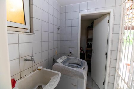 Casa de condomínio à venda com 160m², 3 quartos e 1 vaga Casa de condomínio à venda com 160m², 3 quartos e 1 vagaÁrea de Serviço