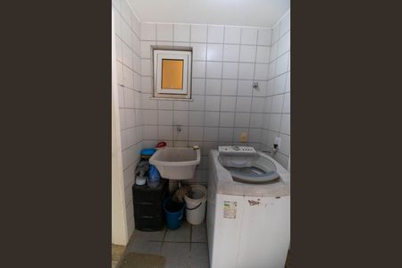 Casa de condomínio à venda com 160m², 3 quartos e 1 vaga Casa de condomínio à venda com 160m², 3 quartos e 1 vagaÁrea de Serviço