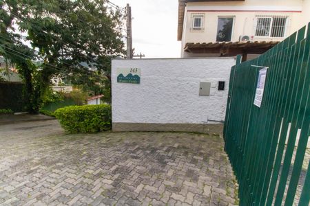 Casa de condomínio à venda com 160m², 3 quartos e 1 vaga Casa de condomínio à venda com 160m², 3 quartos e 1 vagaPlaquinha