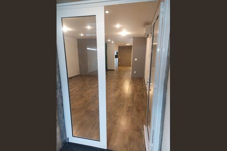 Casa à venda com 226m², 4 quartos e 6 vagas Casa à venda com 226m², 4 quartos e 6 vagasFoto 05