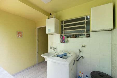 Casa à venda com 152m², 3 quartos e 3 vagas Casa à venda com 152m², 3 quartos e 3 vagasÁrea de Serviço