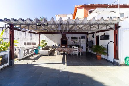 Casa à venda com 180m², 3 quartos e 4 vagasChurrasqueira