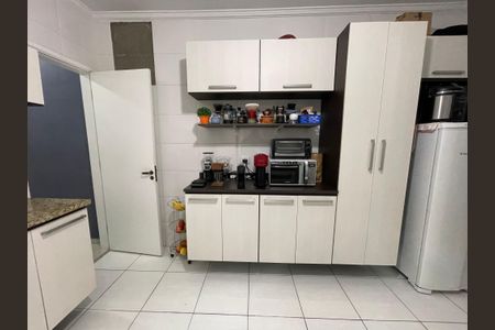 Casa à venda com 95m², 2 quartos e 2 vagas Casa à venda com 95m², 2 quartos e 2 vagasCozinha