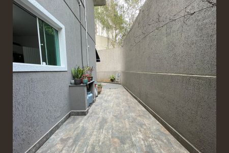 Casa à venda com 95m², 2 quartos e 2 vagas Casa à venda com 95m², 2 quartos e 2 vagasCorredor