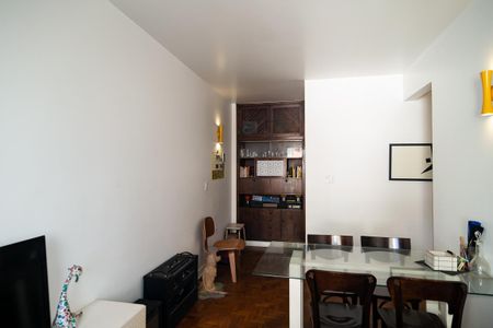 Apartamento à venda com 76m², 2 quartos e sem vagaSala