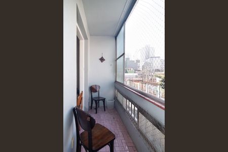 Apartamento à venda com 76m², 2 quartos e sem vagaVaranda