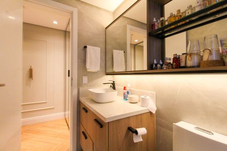 Apartamento à venda com 105m², 2 quartos e 1 vaga Apartamento à venda com 105m², 2 quartos e 1 vagaBanheiro da Suíte 2