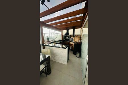 Apartamento à venda com 155m², 3 quartos e 2 vagas Apartamento à venda com 155m², 3 quartos e 2 vagasVaranda