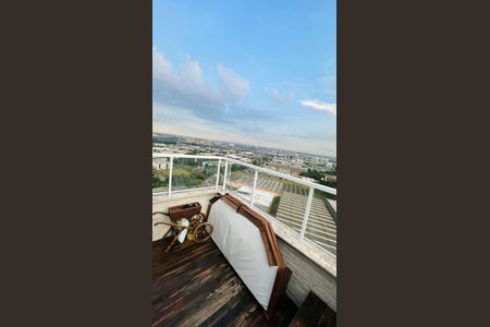 Apartamento à venda com 155m², 3 quartos e 2 vagas Apartamento à venda com 155m², 3 quartos e 2 vagasVaranda