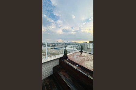 Apartamento à venda com 155m², 3 quartos e 2 vagas Apartamento à venda com 155m², 3 quartos e 2 vagasVaranda