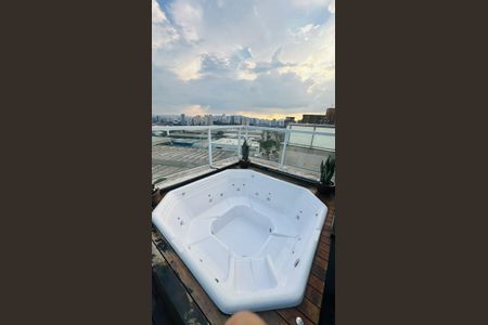 Apartamento à venda com 155m², 3 quartos e 2 vagas Apartamento à venda com 155m², 3 quartos e 2 vagasVaranda
