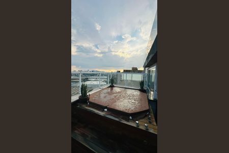 Apartamento à venda com 155m², 3 quartos e 2 vagas Apartamento à venda com 155m², 3 quartos e 2 vagasVaranda