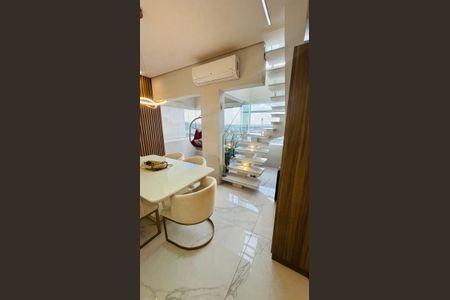 Apartamento à venda com 155m², 3 quartos e 2 vagas Apartamento à venda com 155m², 3 quartos e 2 vagasSala de Jantar