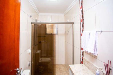 Casa à venda com 215m², 3 quartos e 2 vagasBanheiro da Suíte 2