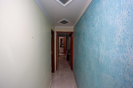 Casa à venda com 215m², 3 quartos e 2 vagasCorredor