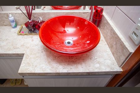 Casa à venda com 215m², 3 quartos e 2 vagasBanheiro da Suíte 2