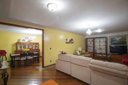 Casa para alugar com 511m², 4 quartos e 10 vagasSala