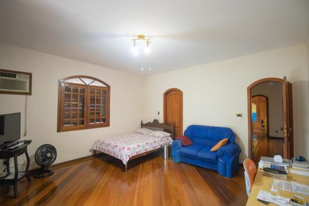 Casa para alugar com 511m², 4 quartos e 10 vagasSuíte 1