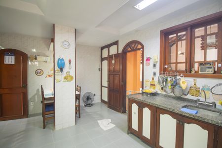 Casa para alugar com 511m², 4 quartos e 10 vagasCozinha