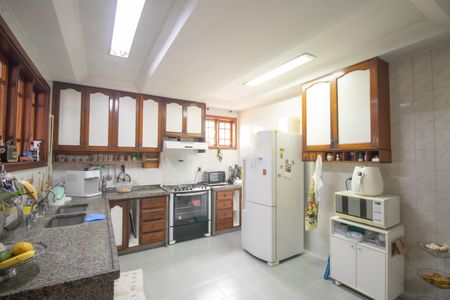 Casa para alugar com 511m², 4 quartos e 10 vagasCozinha