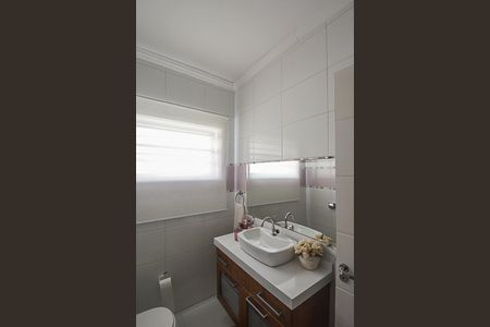 Casa à venda com 193m², 3 quartos e 2 vagas Casa à venda com 193m², 3 quartos e 2 vagasBanheiro