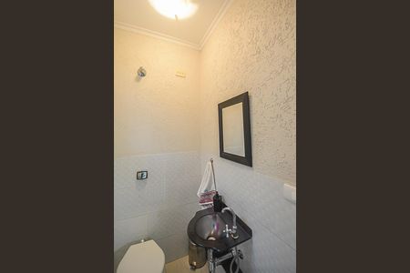 Casa à venda com 193m², 3 quartos e 2 vagas Casa à venda com 193m², 3 quartos e 2 vagasBanheiro de serviço