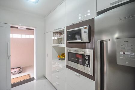 Casa à venda com 193m², 3 quartos e 2 vagas Casa à venda com 193m², 3 quartos e 2 vagasCozinha