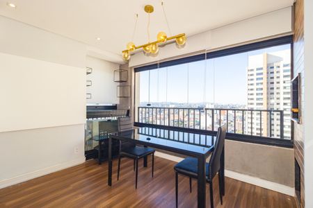 Apartamento à venda com 70m², 2 quartos e 1 vaga Apartamento à venda com 70m², 2 quartos e 1 vagaVaranda