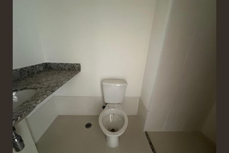 Apartamento à venda com 75m², 3 quartos e 1 vaga Apartamento à venda com 75m², 3 quartos e 1 vagaBanheiro